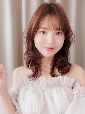 ピンクメッシュクラゲカットゆるふわウルフパーマ20代30代