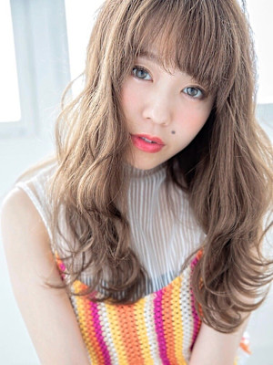 グレージュカラーで柔らかい質感に♪