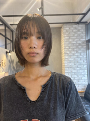 オリーブブラウンとレイヤーボブ