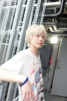White shaggy mash/pointbraids
