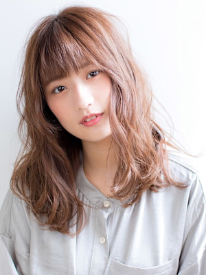 大人ミディアムレイヤーカット