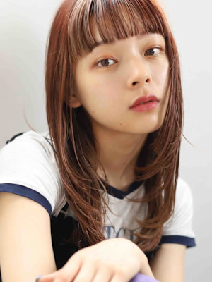 小顔ナチュラルセミロング