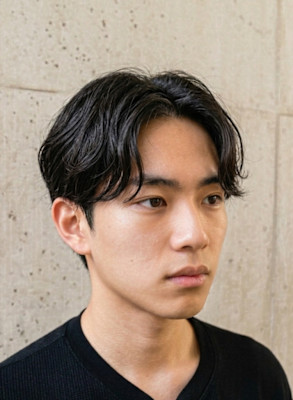 色気漂う大人メンズの濡れ髪ニュアンスショート
