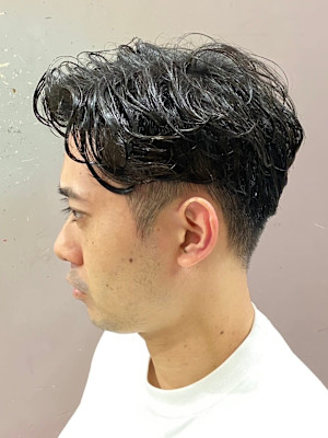 刈り上げセンターパートパーマ