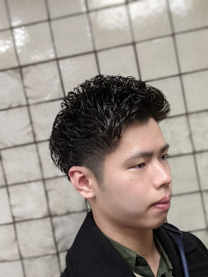 前上げアップバンクヘアー
