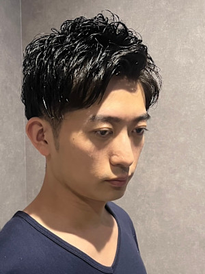 ツーブロックアップバングスタイル