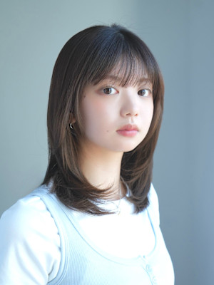 ミディアムレイヤー・ボブ/絶壁解消/20代/３０代/長め 