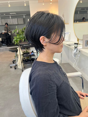 大人可愛い40代50代60代くびれショートボブ白髪ぼかし大鷲