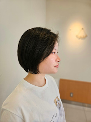 その癖毛、扱いやすくできるかも。癖毛さんでも収まる大人ボブ