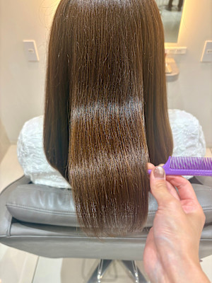白髪染めでもOK！髪質改善ヘアカラー！