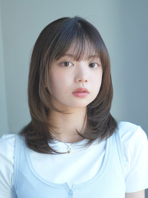 ミディアムレイヤー・ボブ/絶壁解消/20代/３０代/長め 