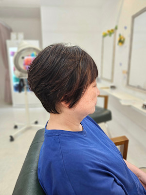 大人女性のお悩み解決ふんわりショートでスタイリングが楽に