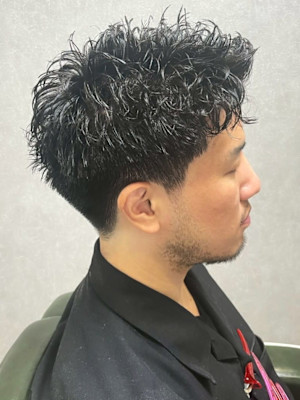 ツイストスパイラルパーマ 刈り上げ ショートマッシュ 30代