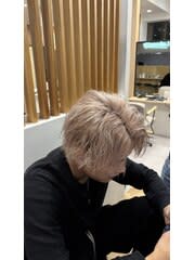 ピンクベージュ