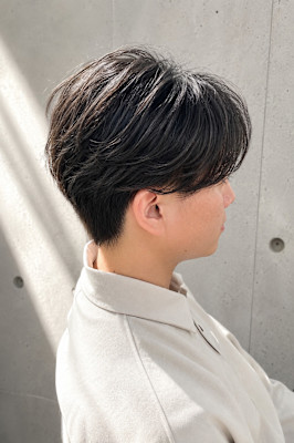 ビジネスでも好印象な毛流れパーマ