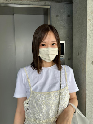 透明感オリーブベージュボブ