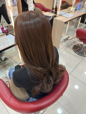 【伊勢原】イルミナカラー+髪質改善で叶える透明感オリーブ