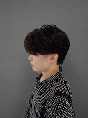 ビジネスシーンに抜群！フェザーパーマ