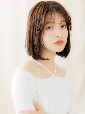 グレージュブラウンシースルーバング前下がりボブ30代40代