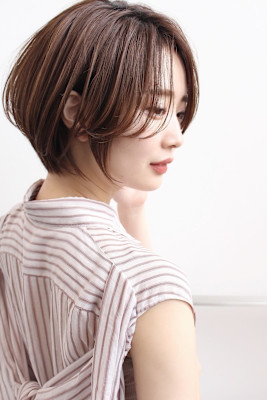 上品で洗練された大人のサイドラインショート