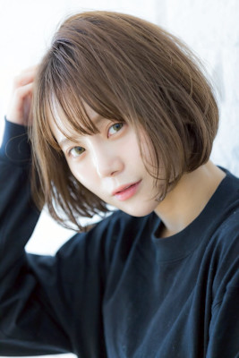 透明感あふれる、ふんわり大人可愛いミニボブ