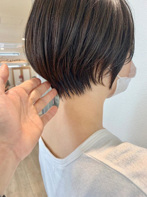 大人可愛い40代50代60代くびれショートボブ白髪ぼかし大鷲
