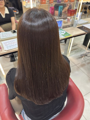 【伊勢原】イルミナカラー+髪質改善で叶える透明感オリーブ