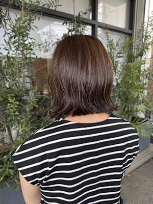 切りっぱなしボブ×透明感アッシュベージュ