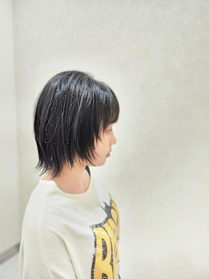 骨格補正レイヤーショートで小顔見え♪朝のスタイリングも簡単に