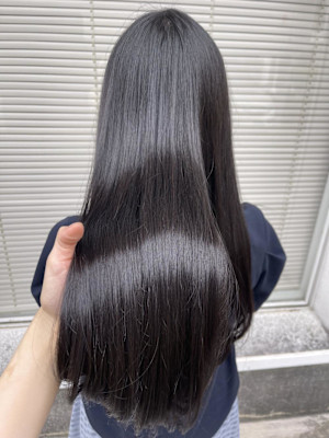 黒髪ツヤロング　縮毛　ナチュラルストレート