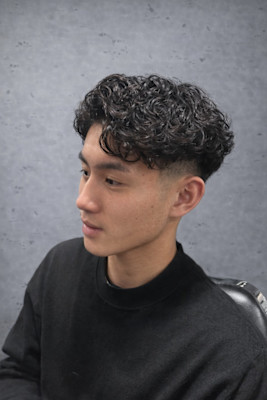 色気増し】濡れ髪で決まる。強めスパイラル×マッシュフェード