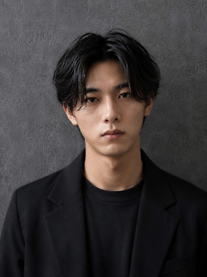センターパート×ニュアンスパーマ×大人men's