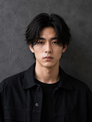 センターパート×ニュアンスパーマ×大人men's