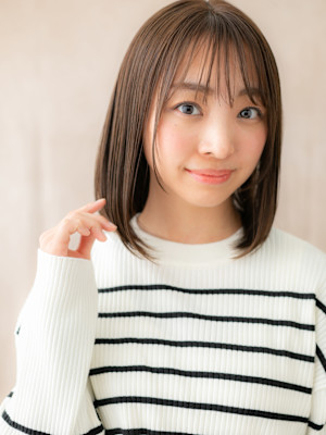 シースルーバンググレージュブラウン前下がりボブ20代30代