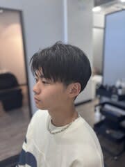 大人気！韓国風コンマバンクナチュラルセンターパートメンズヘア