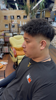 ツイストパーマ×スキンフェード