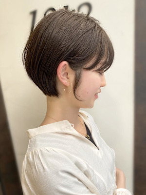 コンパクトボブで首周りスッキリと！