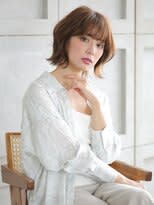 顔周りを包み込む大人ボブ