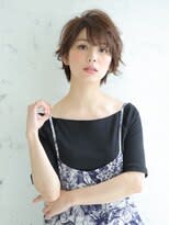 女性らしさたっぷりマッシュショート