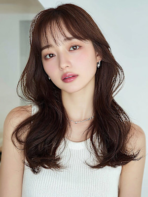 韓国風巻き 顔周りレイヤー ナチュラルブラウン 前髪カット