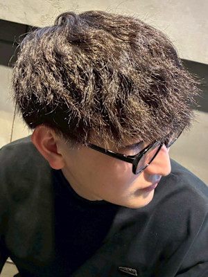 ツイストスパイラルパーマ マッシュヘア ツーブロック 20代