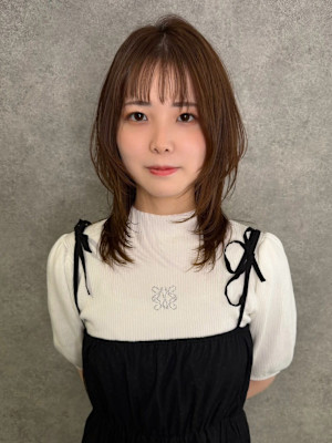 ブラウンベージュ レイヤーカット 顔周りカット 髪質改善
