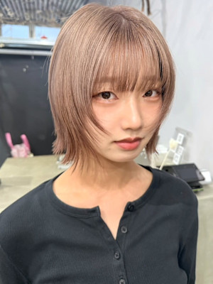 ミルクティーアッシュ ダブルカラー レイヤーボブ 髪質改善