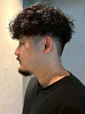 スペインカール フェードカット メンズパーマ ツーブロック