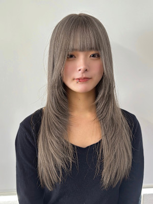 レイヤーカット　シルバーカラー　グレーベージュ　グレージュ
