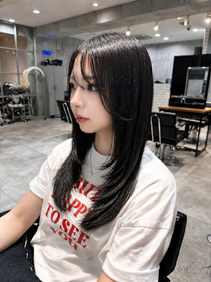 レイヤーカット×艶オリーブカラー
