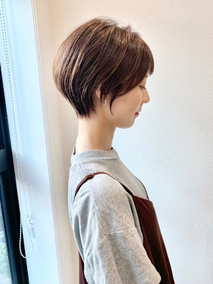 大人可愛い40代50代60代くびれショートボブ白髪ぼかし大鷲