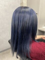 ネイビーカラー
