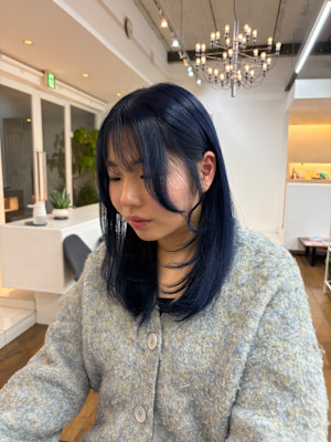 青髪×レイヤーカット