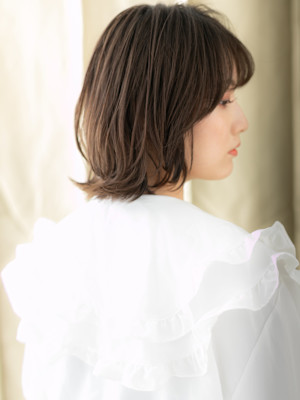黒髪クラゲヘア外ハネウルフショートレイヤーボブ30代40代